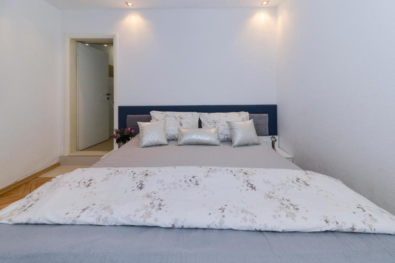 Family & Pet Friendly Apartment Iva Promajna Eksteriør bilde